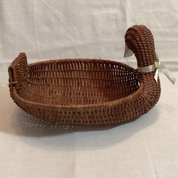 Bread Basket Vintage Brown Wicker Duck Centerpiece Farmhouse Decor Cottagecore - Picture 4 of 12
